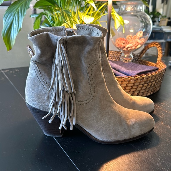 Sam Edelman sz. 10 Fringe gray suede booties - Picture 1 of 9